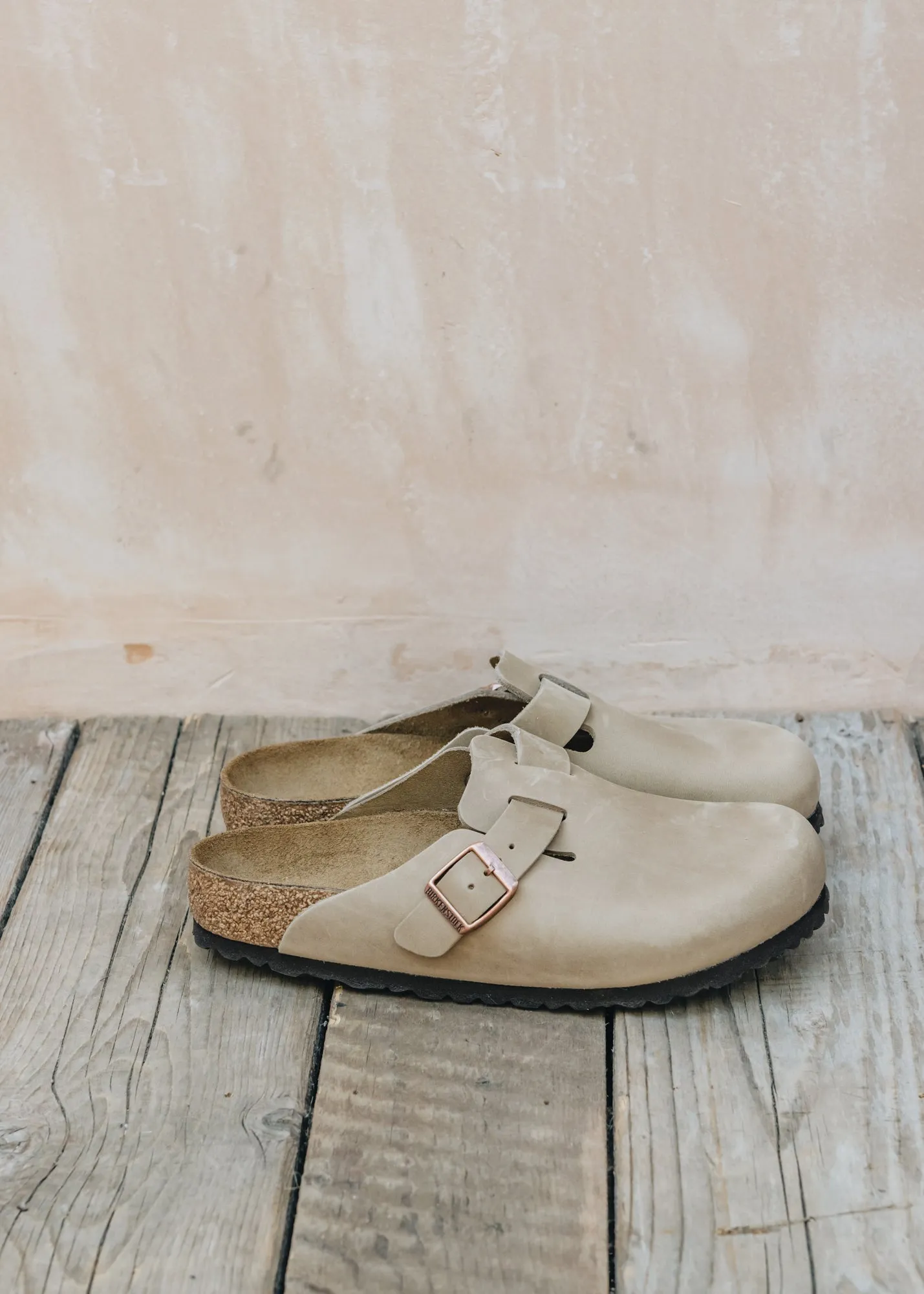 Birkenstock Boston Clogs in Tobacco Brown