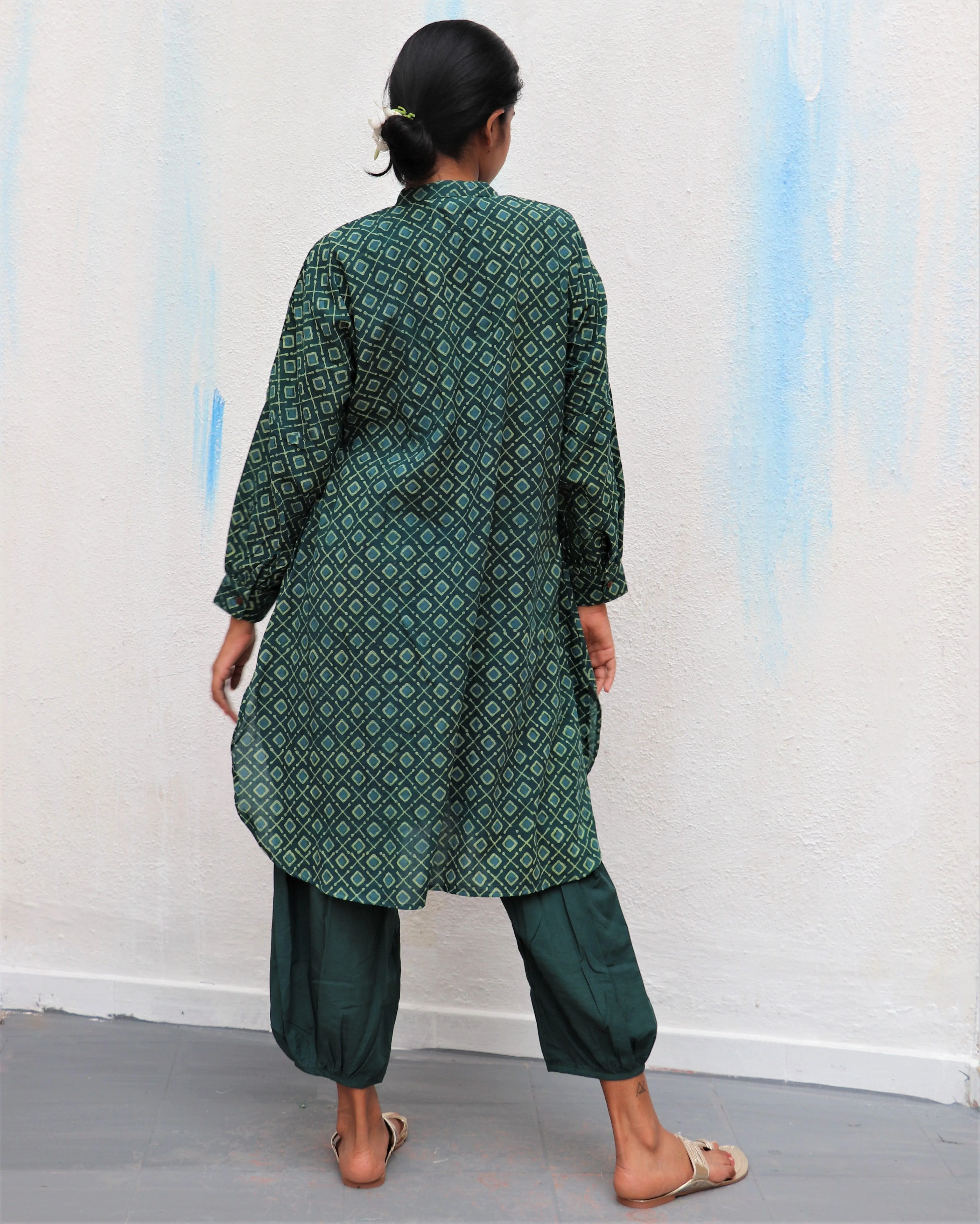 Green Diamond Block Printed Cotton Kurta Set Of 2 - For