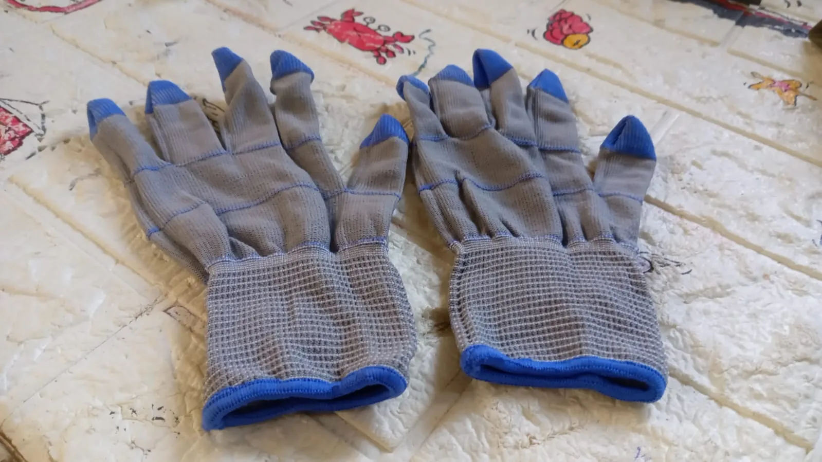 Small 1 Pair Cut Resistant Gloves Anti Cut Gloves Heat Resistant, Nylon Gloves, Kint Safety Work Gloves High Performance Protection.